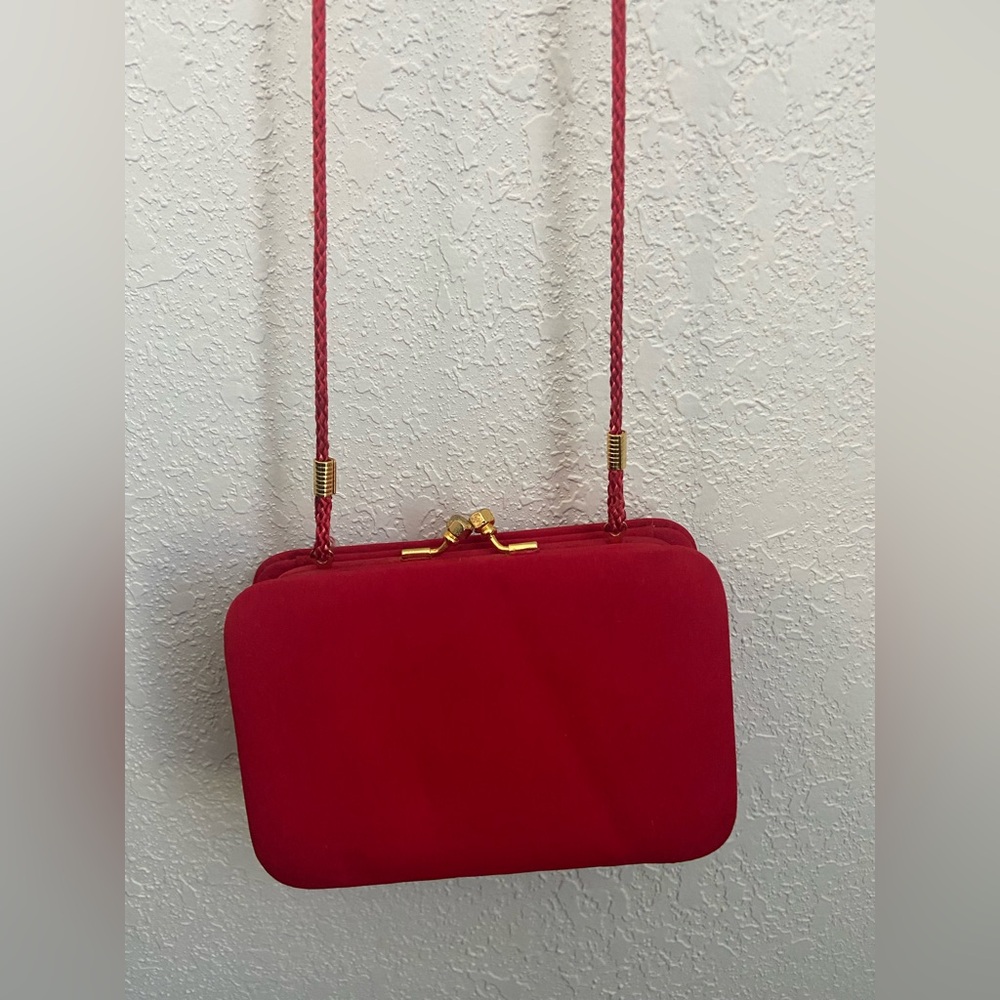 Vintage Elegant Red Clutch/ Crossbody Bag Gold Tone Hardware - Picture 2 of 16